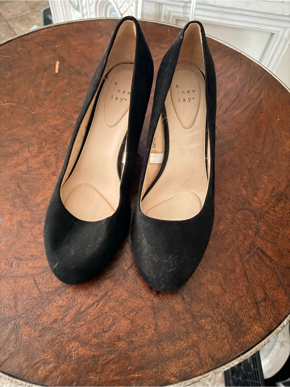 Free People Black Round-Toe Pumps